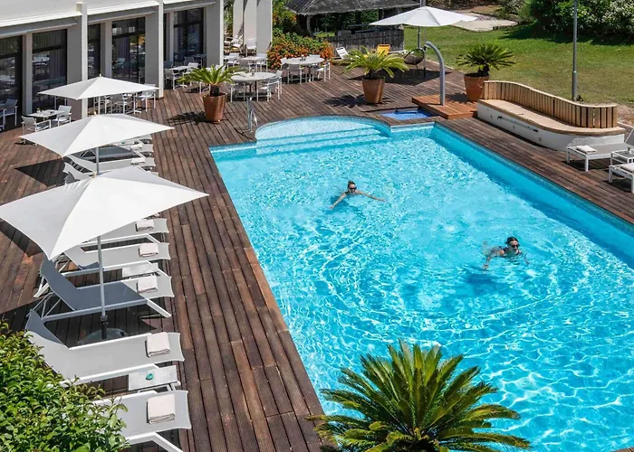 Mercure Centre Cote D'azur 4* Єр
