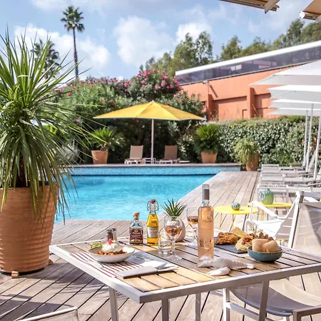 Mercure Centre Cote D'azur מלון