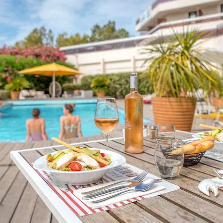 Mercure Centre Cote D'azur 호텔 히에레