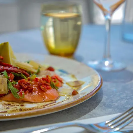 Готель Mercure Centre Cote D'azur Єр