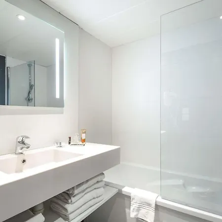 Mercure Centre Cote D'azur 4* Ιέρ