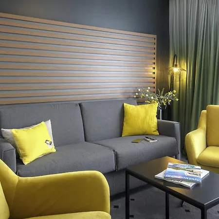 Mercure Centre Cote D'azur 4* Ιέρ