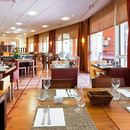 Mercure Centre Cote D'azur 히에레