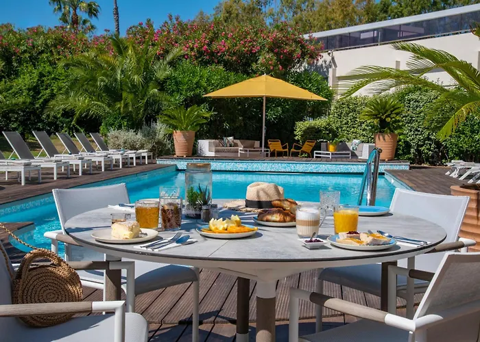 Mercure Centre Cote D'azur Hyeres