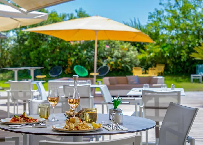 Mercure Centre Cote D'azur 4* Єр