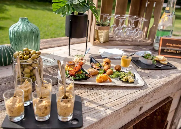 Готель Mercure Centre Cote D'azur Єр