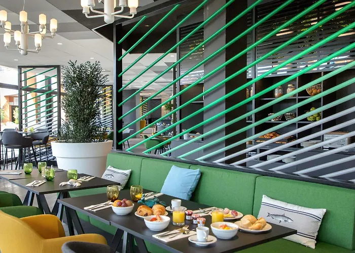 Готель Mercure Centre Cote D'azur 4*